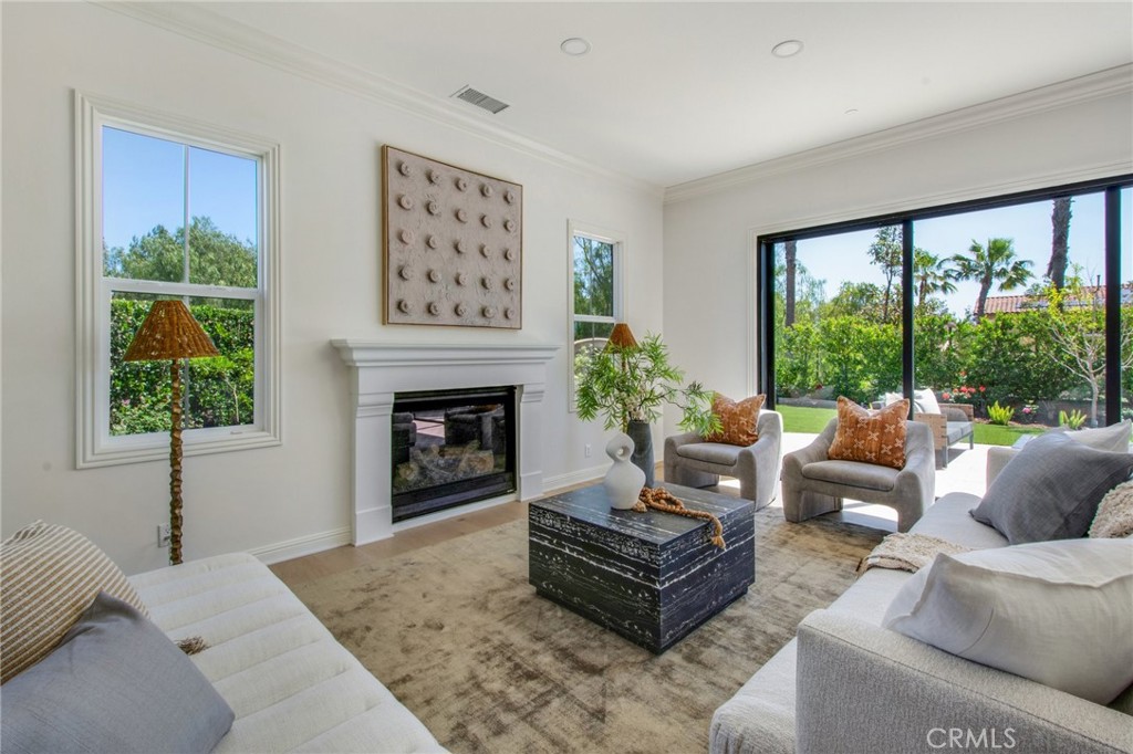 MLS #OC25180502 image #10