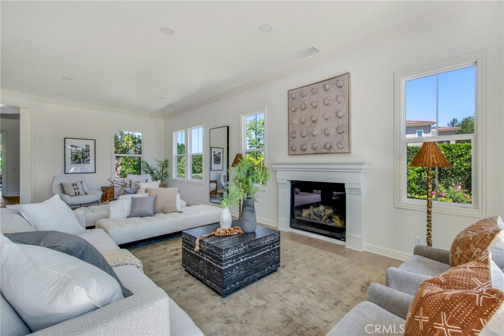 MLS #OC25180502 image #11