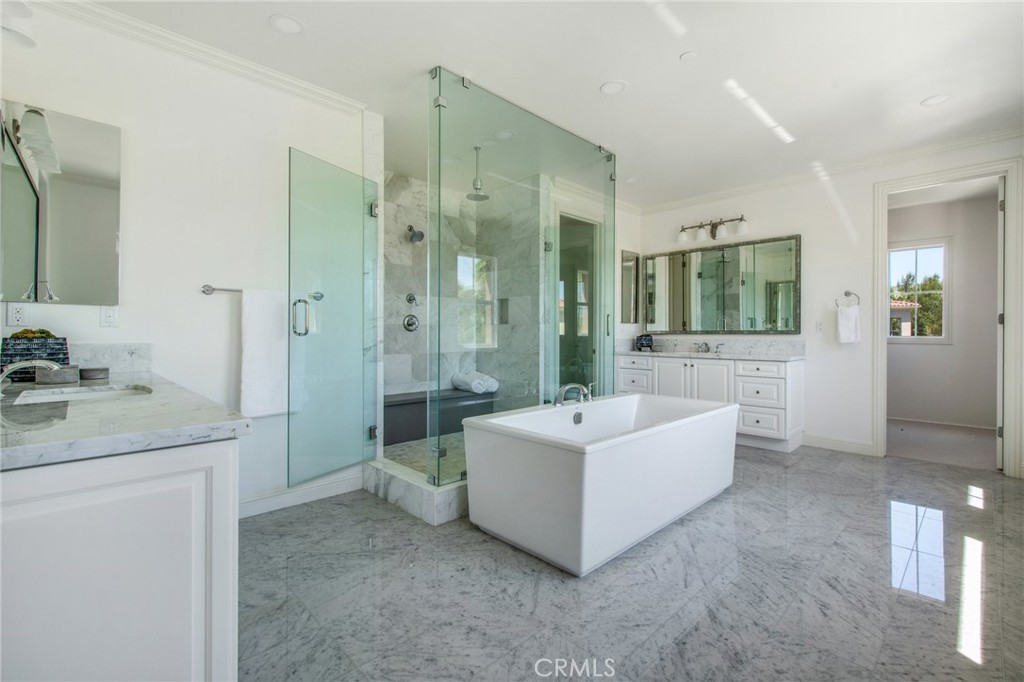 MLS #OC25180502 image #21