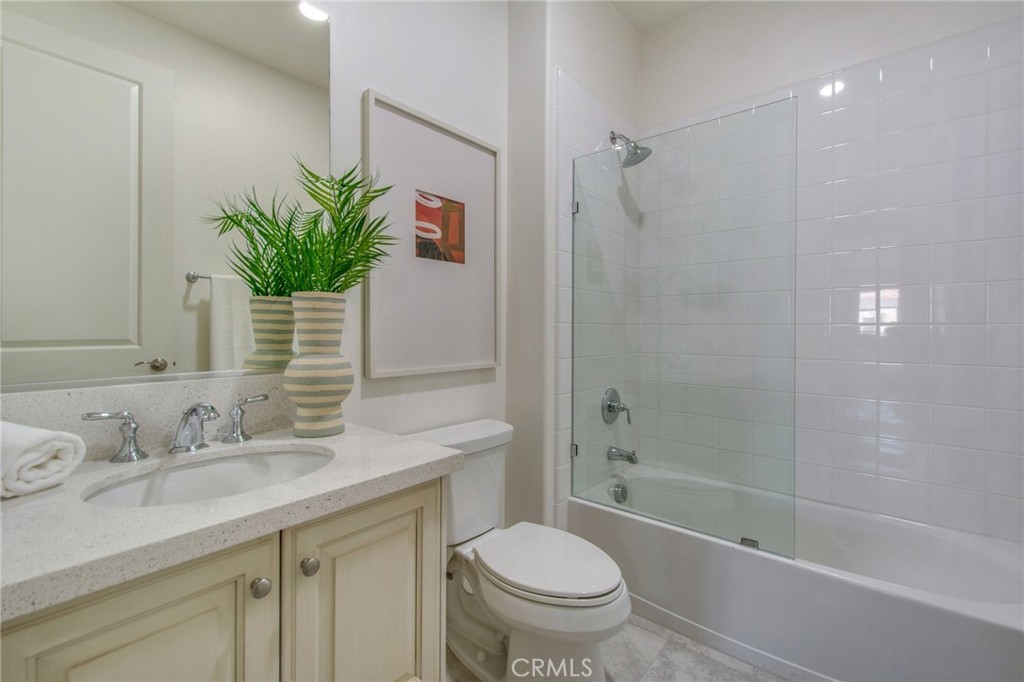 MLS #OC25180502 image #25