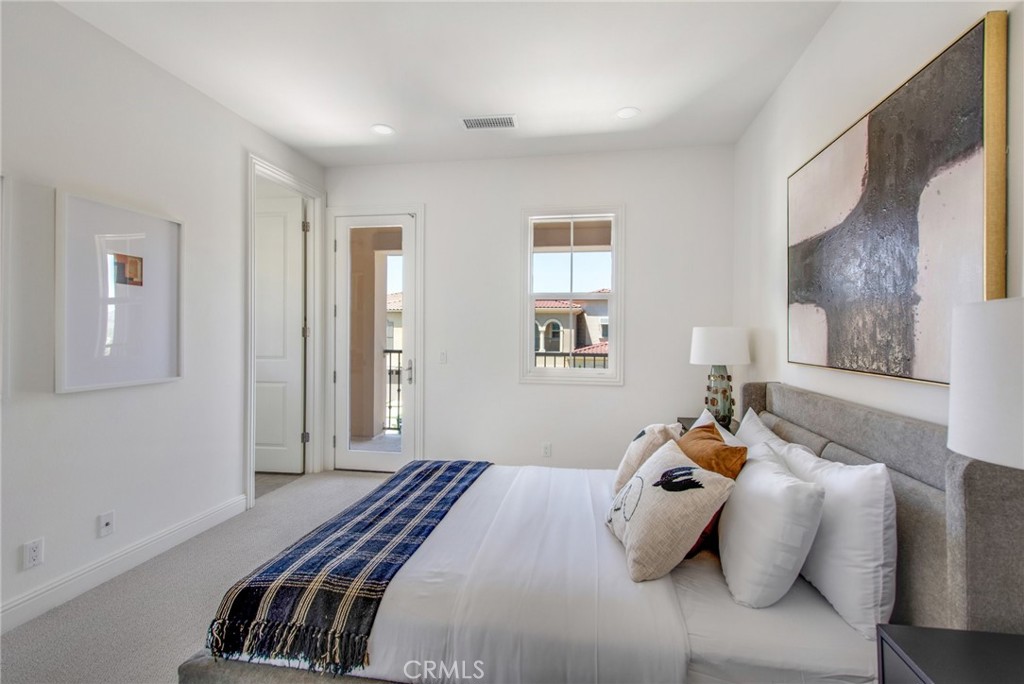 MLS #OC25180502 image #28