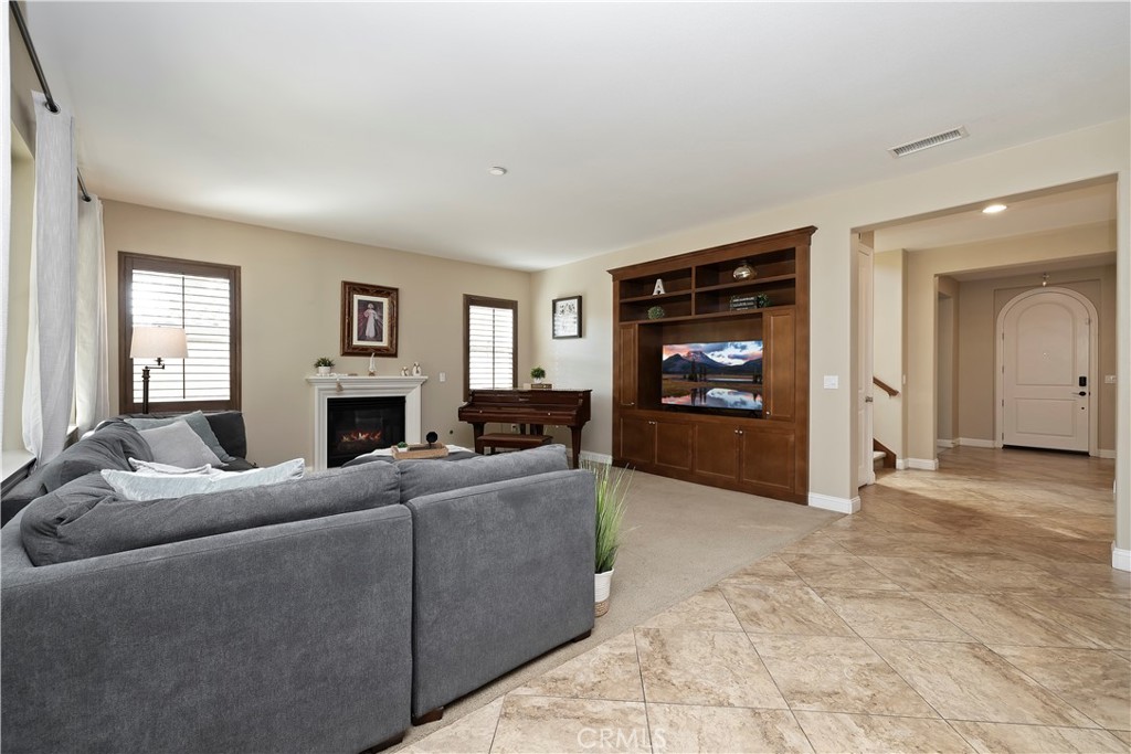 MLS #OC25180600 image #20