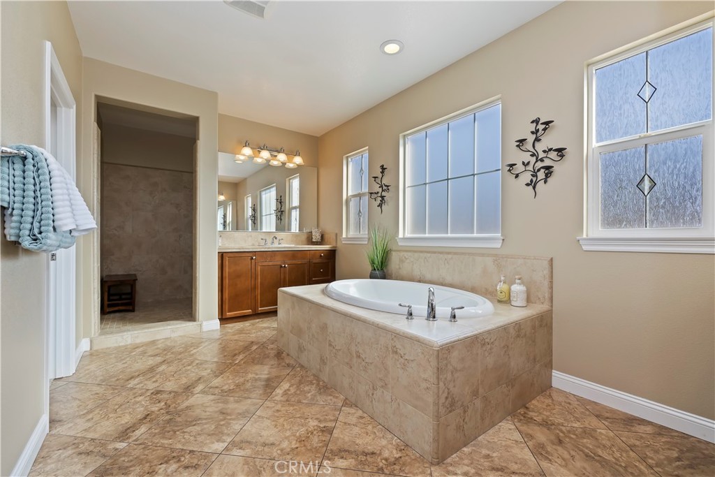 MLS #OC25180600 image #37