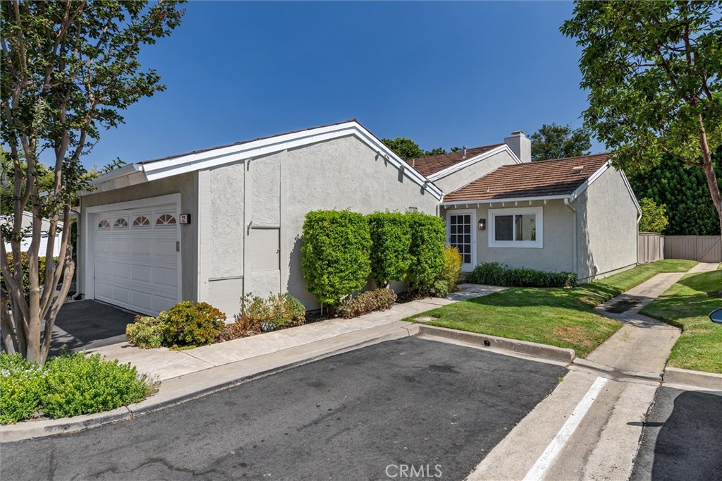 MLS #OC25180726 image #1