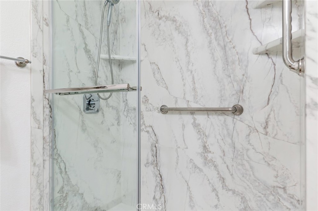 MLS #OC25180726 image #16