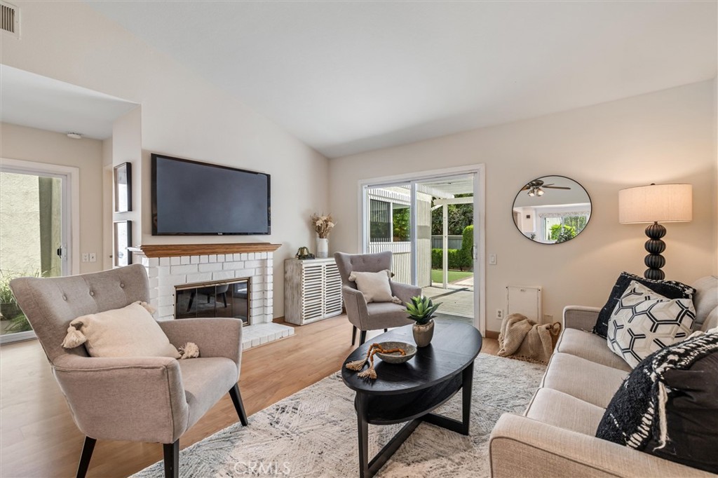 MLS #OC25180726 image #2