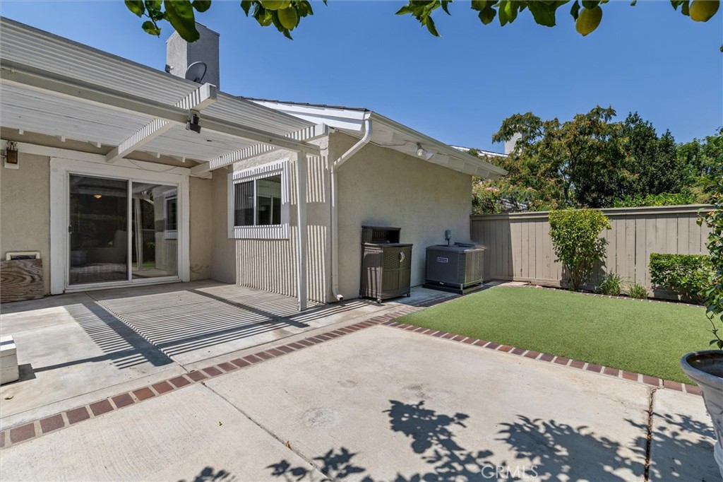 MLS #OC25180726 image #23