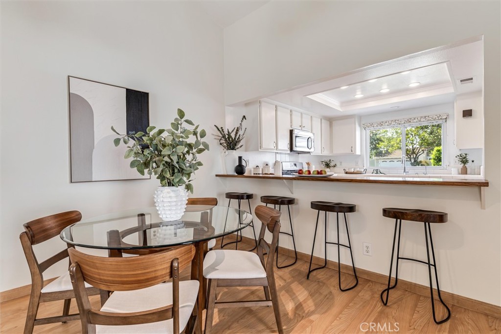 MLS #OC25180726 image #4