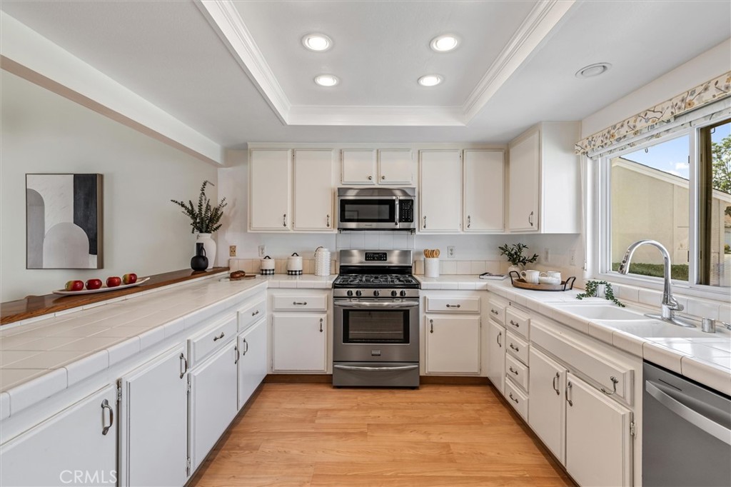 MLS #OC25180726 image #5