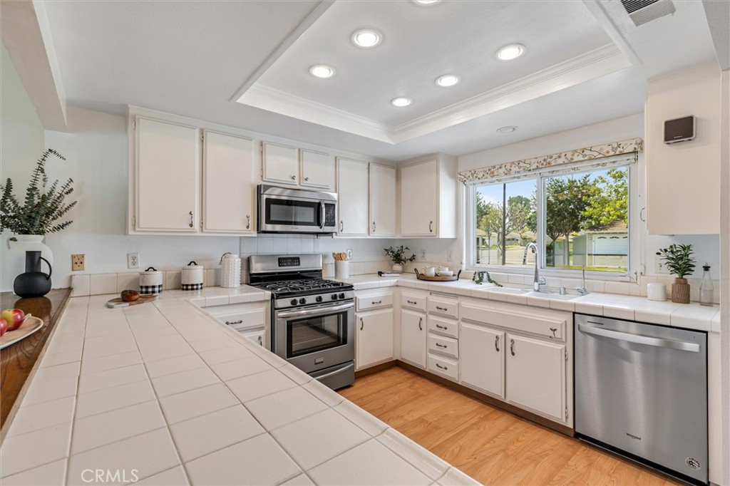 MLS #OC25180726 image #6