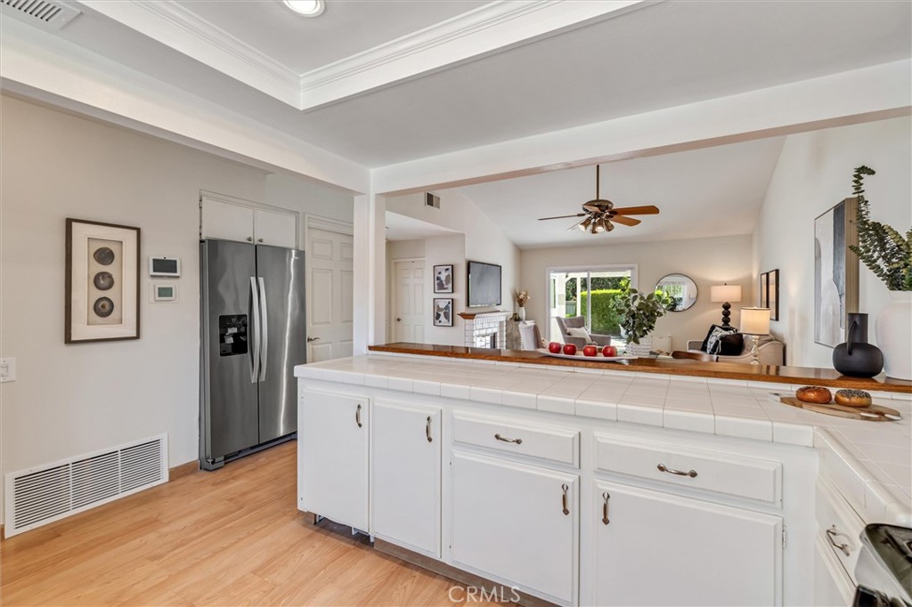 MLS #OC25180726 image #9