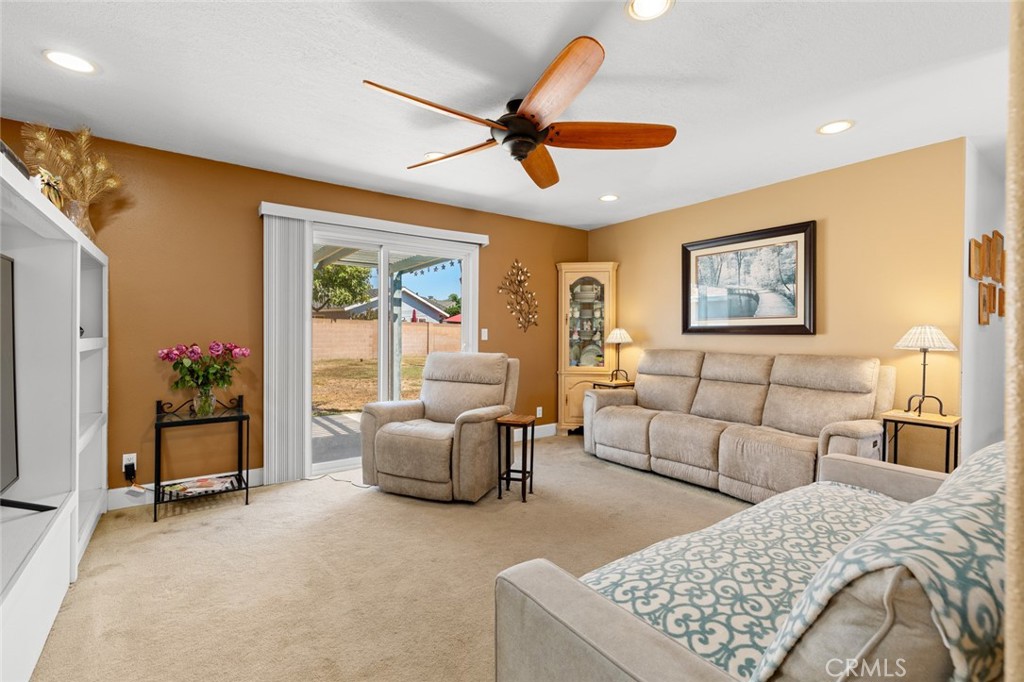 MLS #OC25180739 image #1