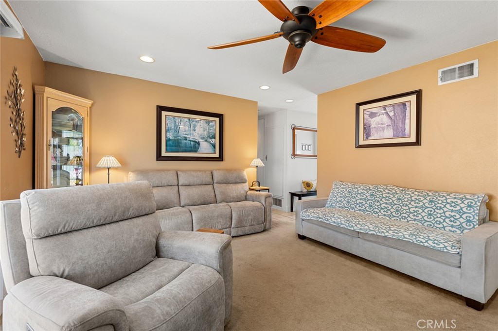 MLS #OC25180739 image #2