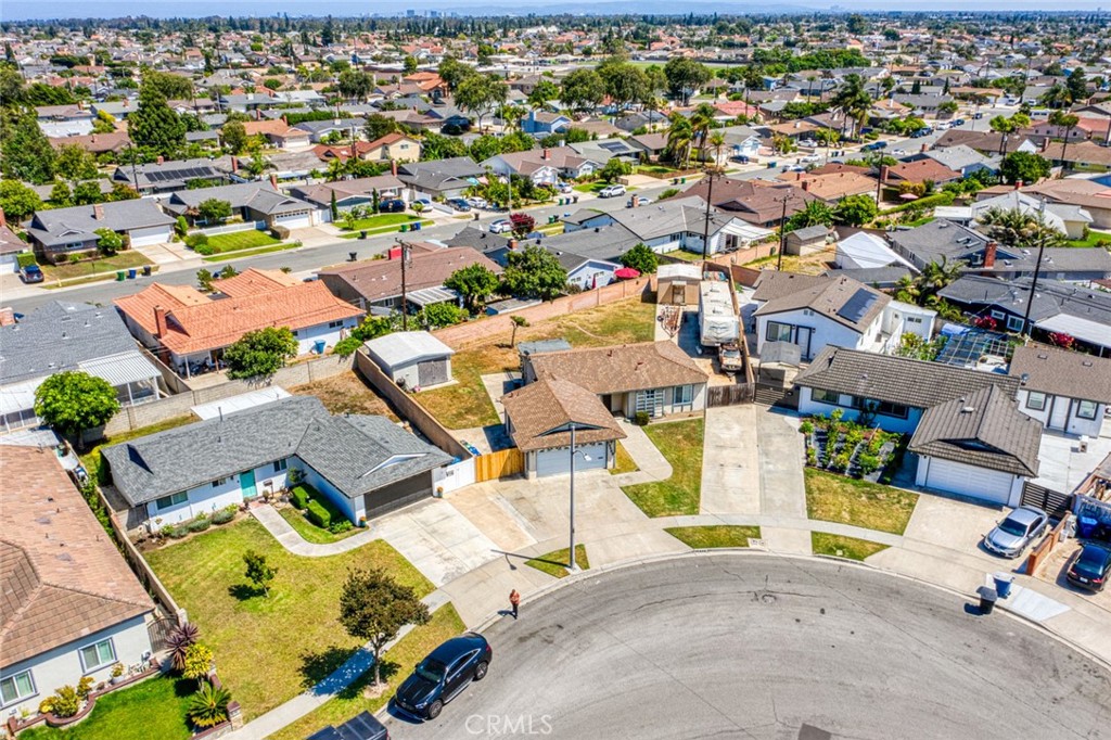 MLS #OC25180739 image #24