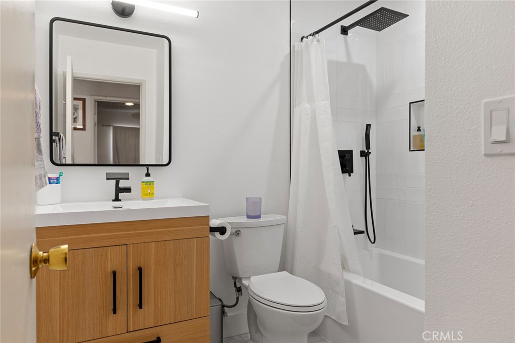 MLS #OC25180739 image #7