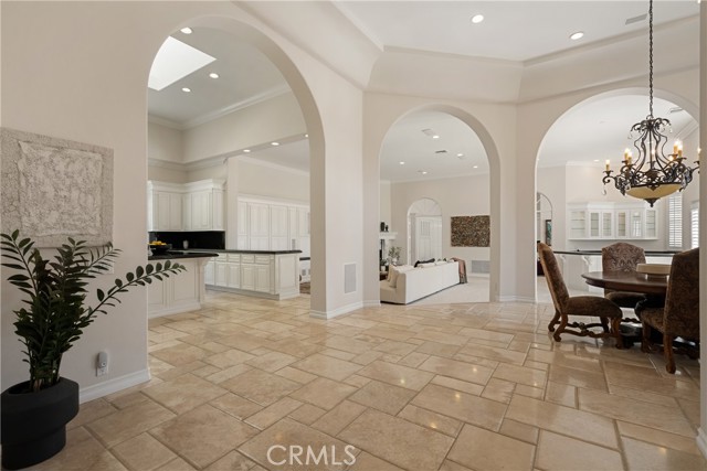 MLS #OC25180795 image #10