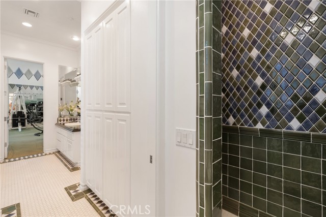 MLS #OC25180795 image #30