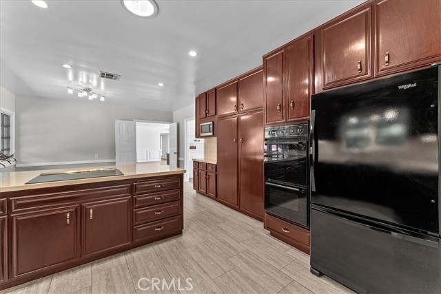 MLS #OC25180862 image #6