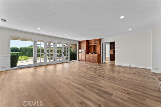 MLS #OC25180862 image #9