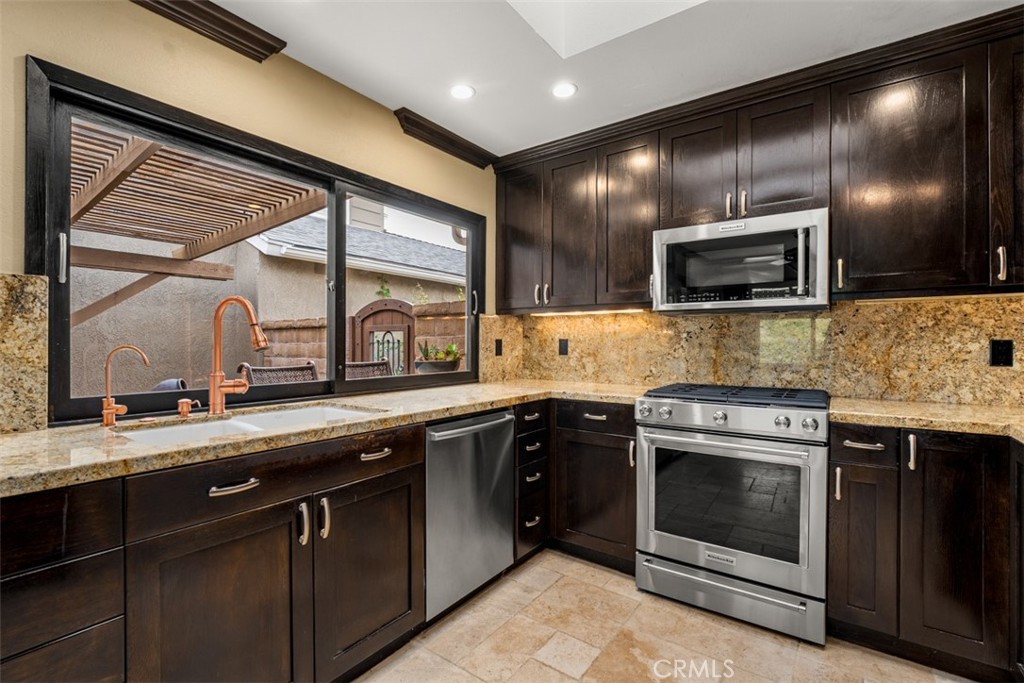 MLS #OC25181044 image #11