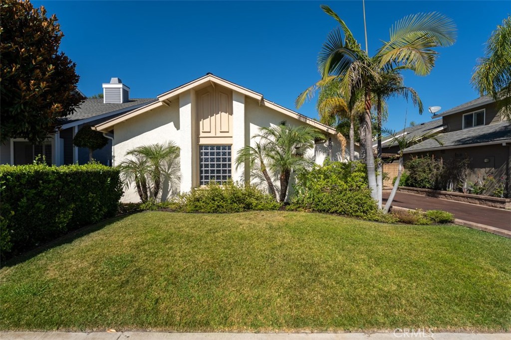 MLS #OC25181044 image #3