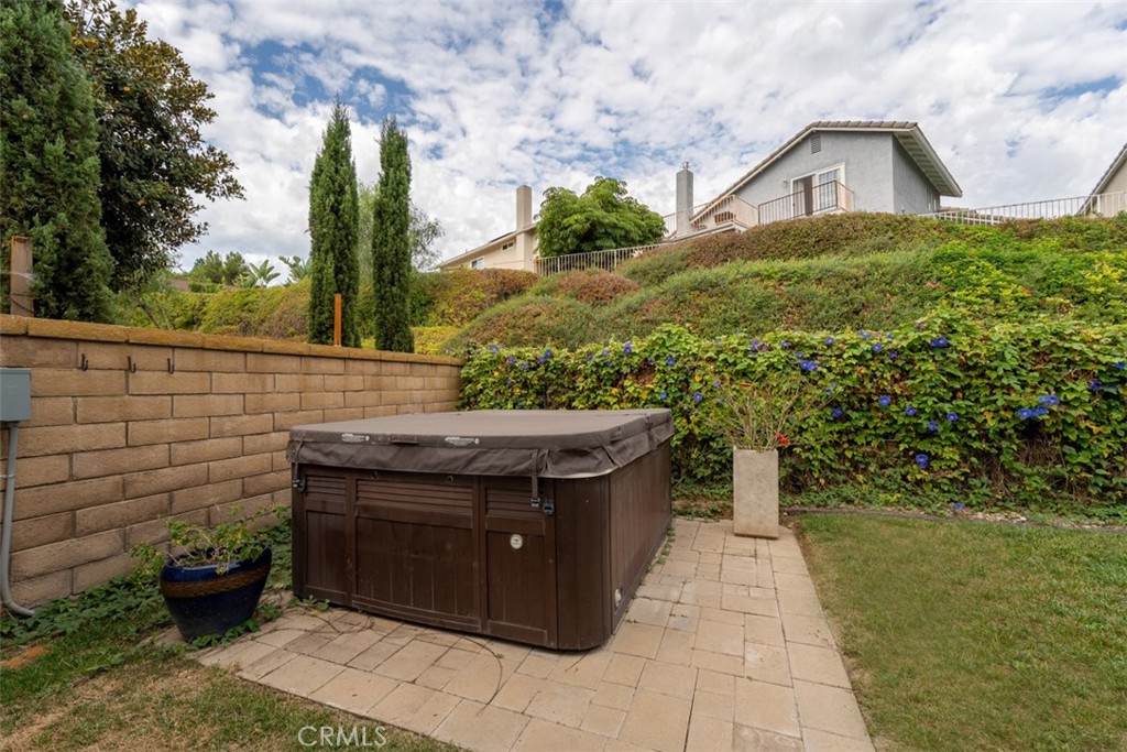 MLS #OC25181044 image #33