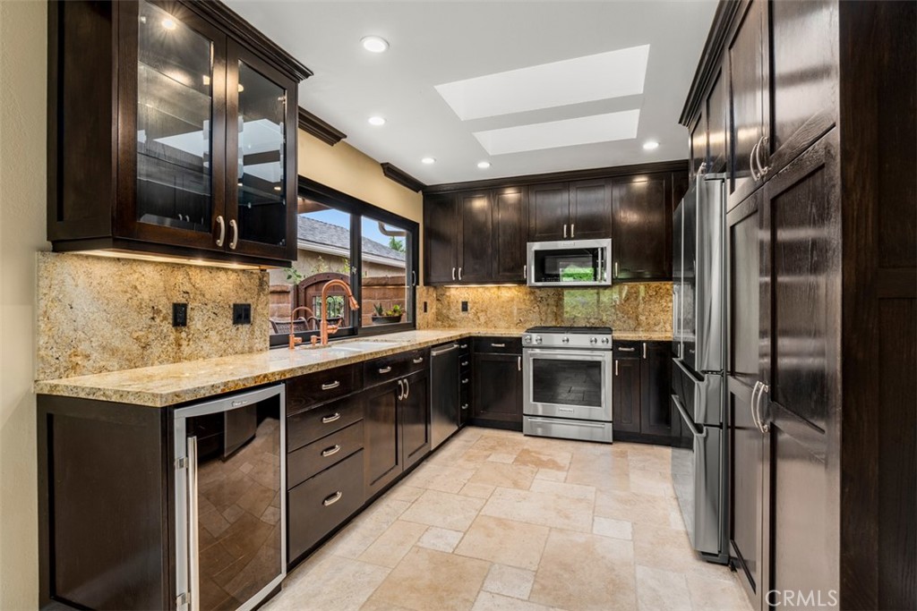 MLS #OC25181044 image #9