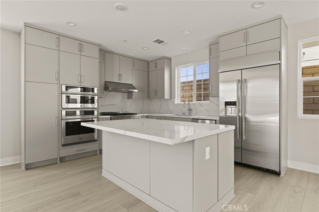 MLS #OC25181231 image #4