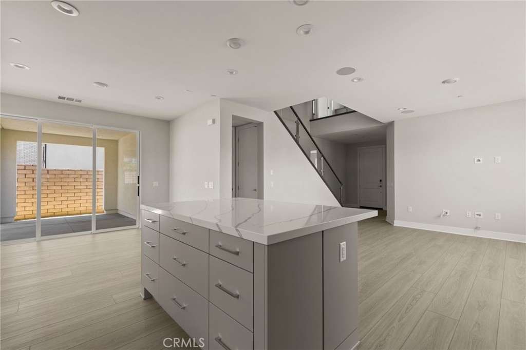 MLS #OC25181231 image #6