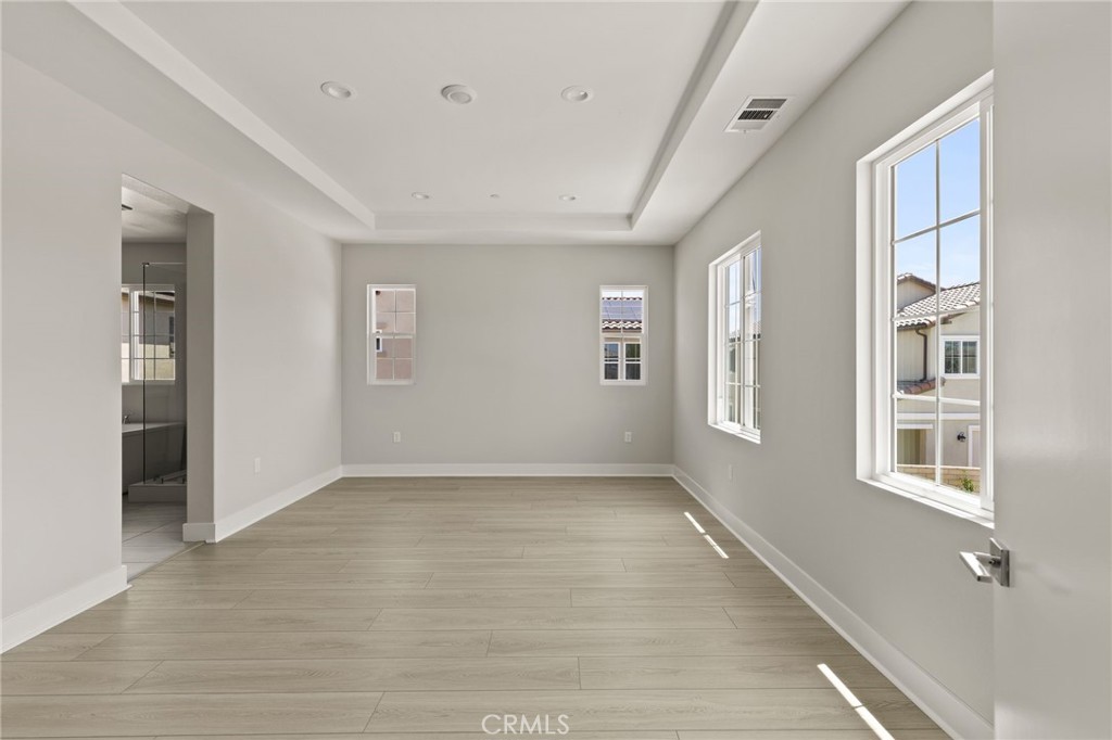 MLS #OC25181231 image #7