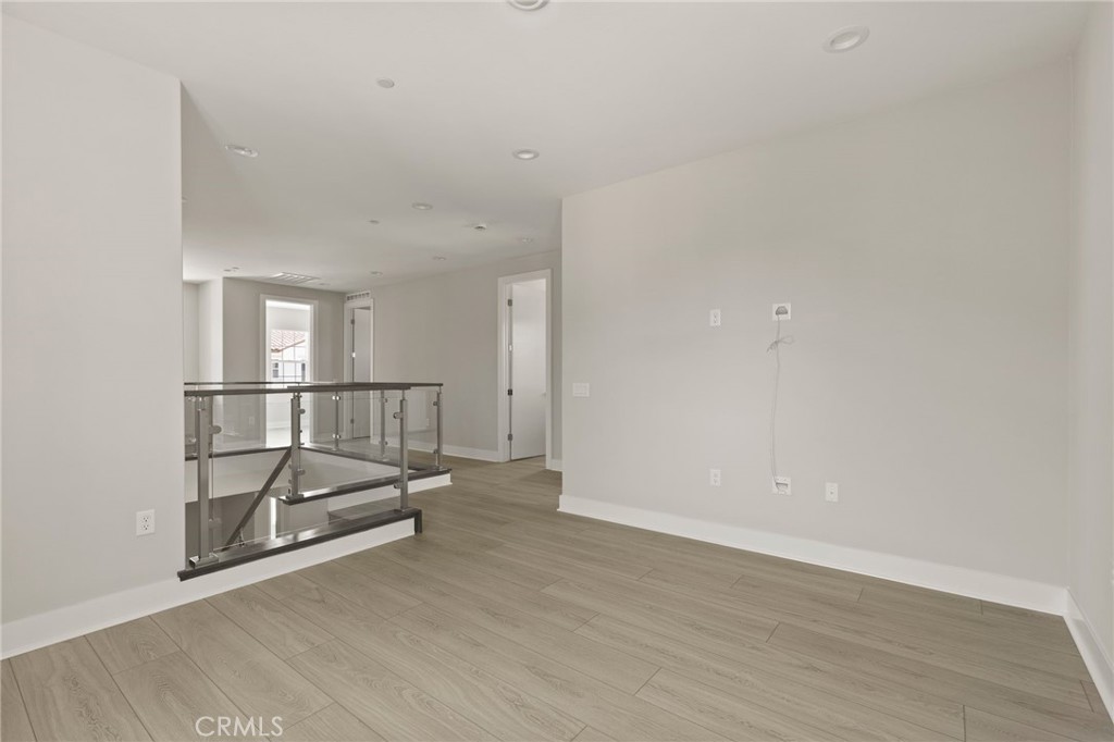 MLS #OC25181231 image #8