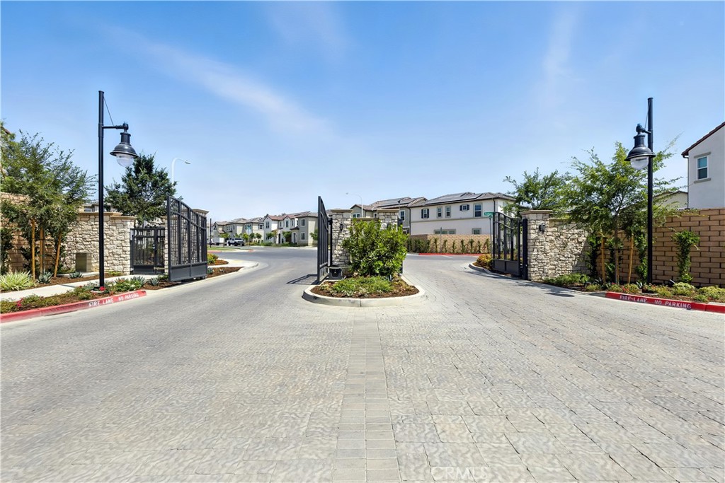 MLS #OC25181231 image #9