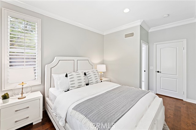 MLS #OC25181275 image #29