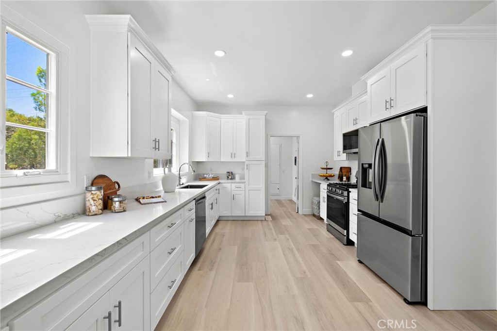 MLS #OC25181279 image #18