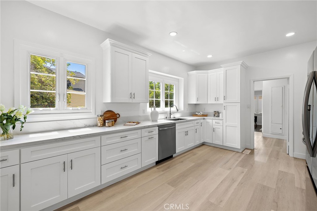 MLS #OC25181279 image #19