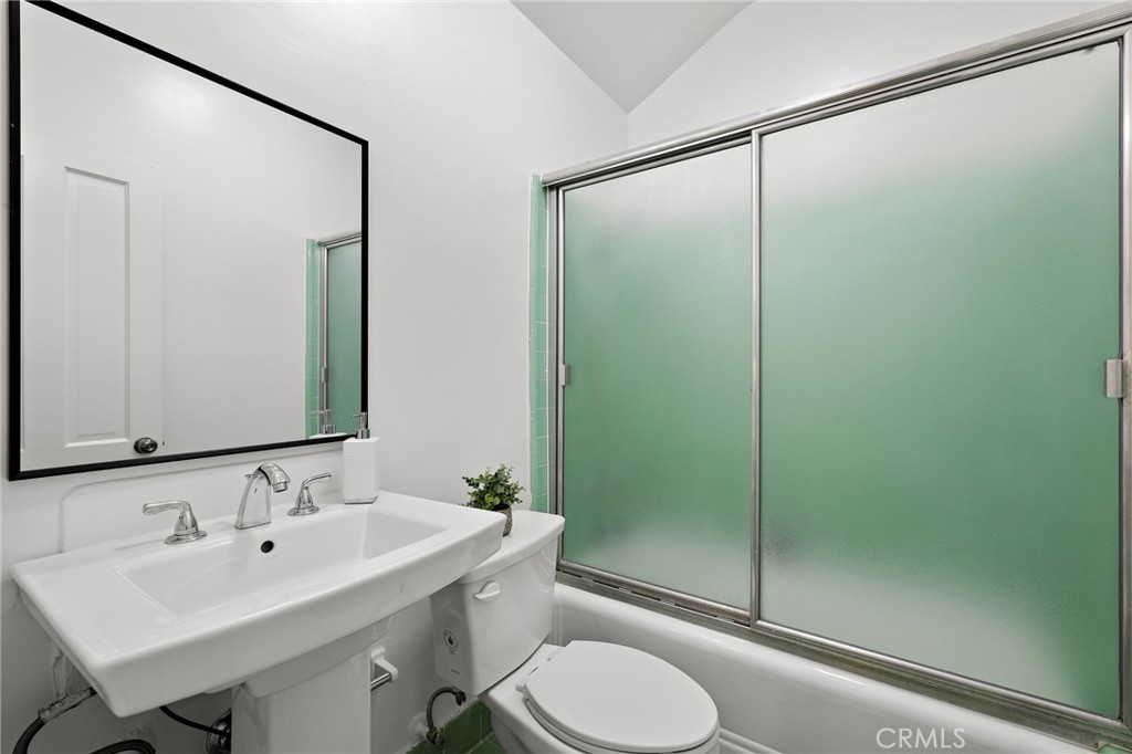 MLS #OC25181279 image #24