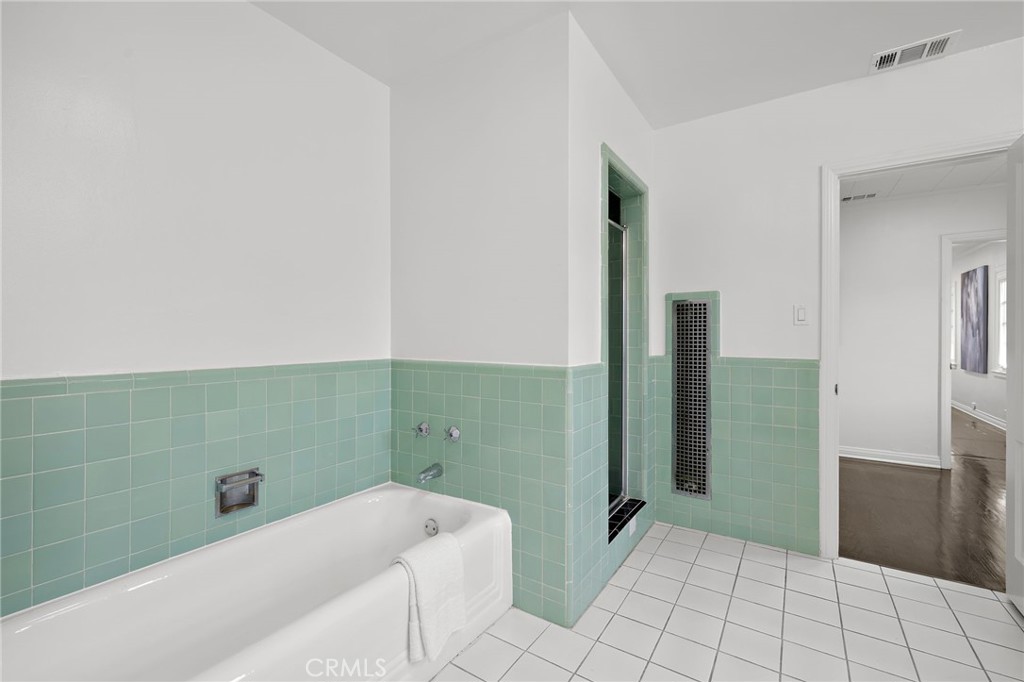 MLS #OC25181279 image #30