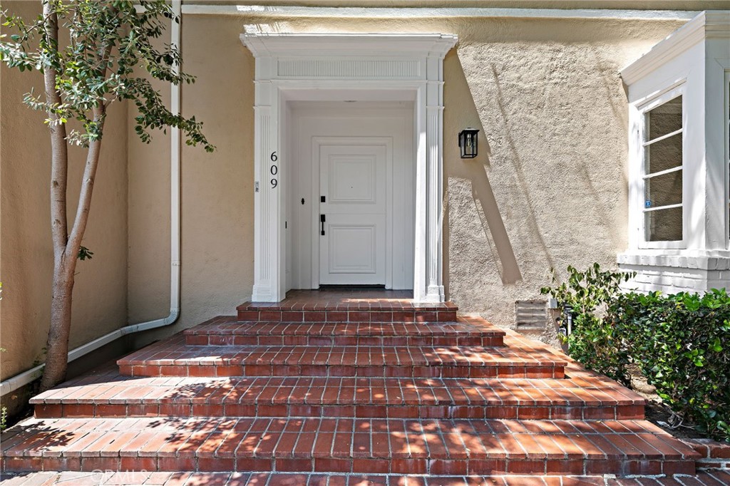 MLS #OC25181279 image #4