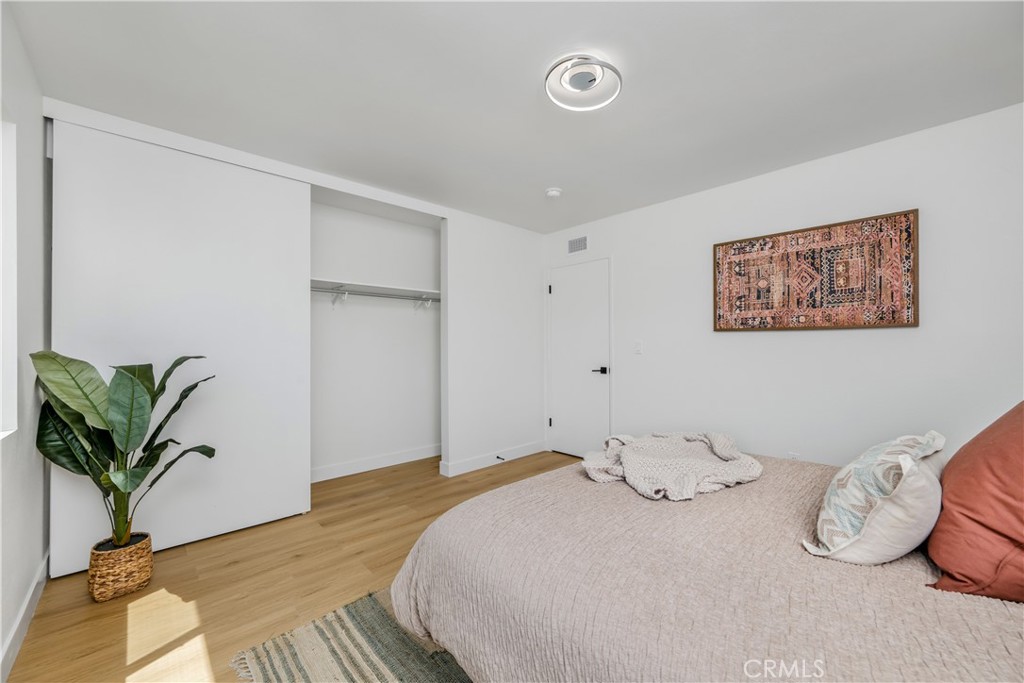 MLS #OC25181296 image #11