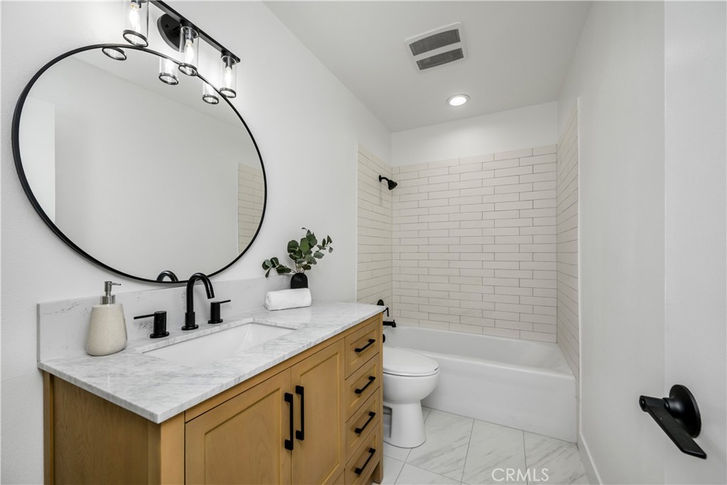 MLS #OC25181296 image #12