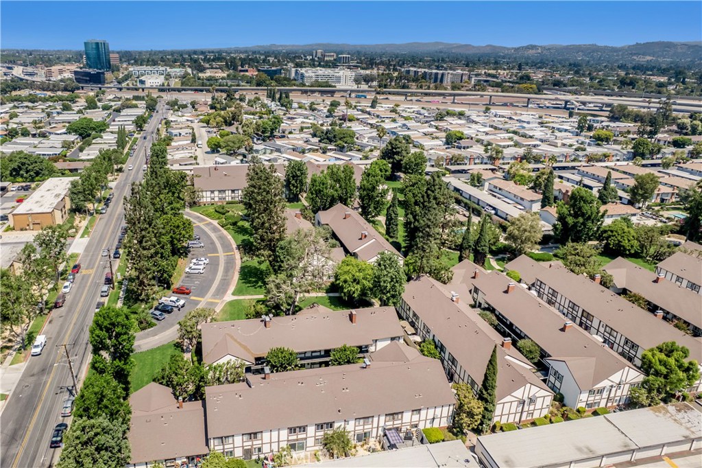 MLS #OC25181296 image #17