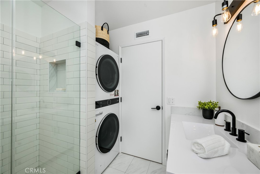 MLS #OC25181296 image #9