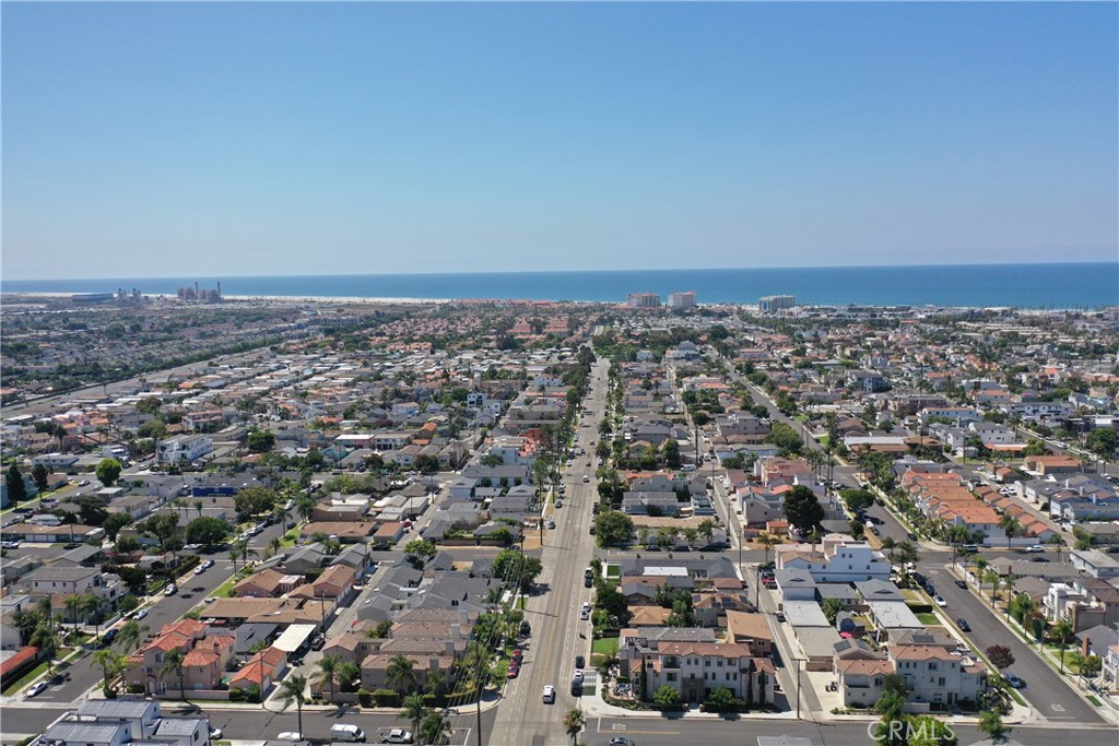 MLS #OC25181308 image #1