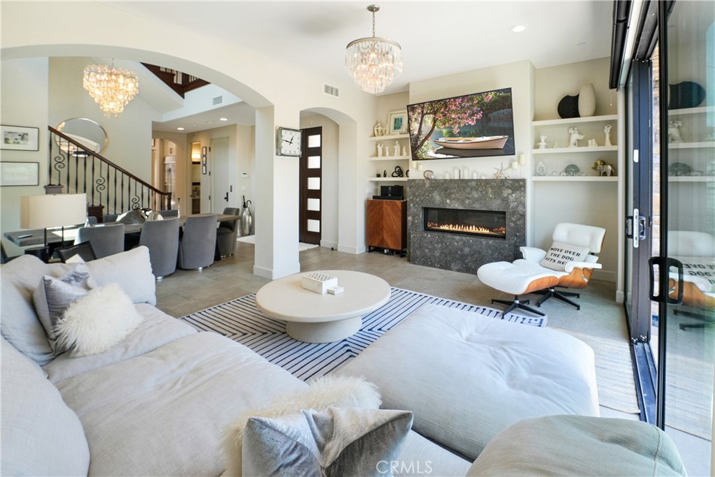 MLS #OC25181308 image #15