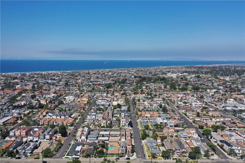 MLS #OC25181308 image #2