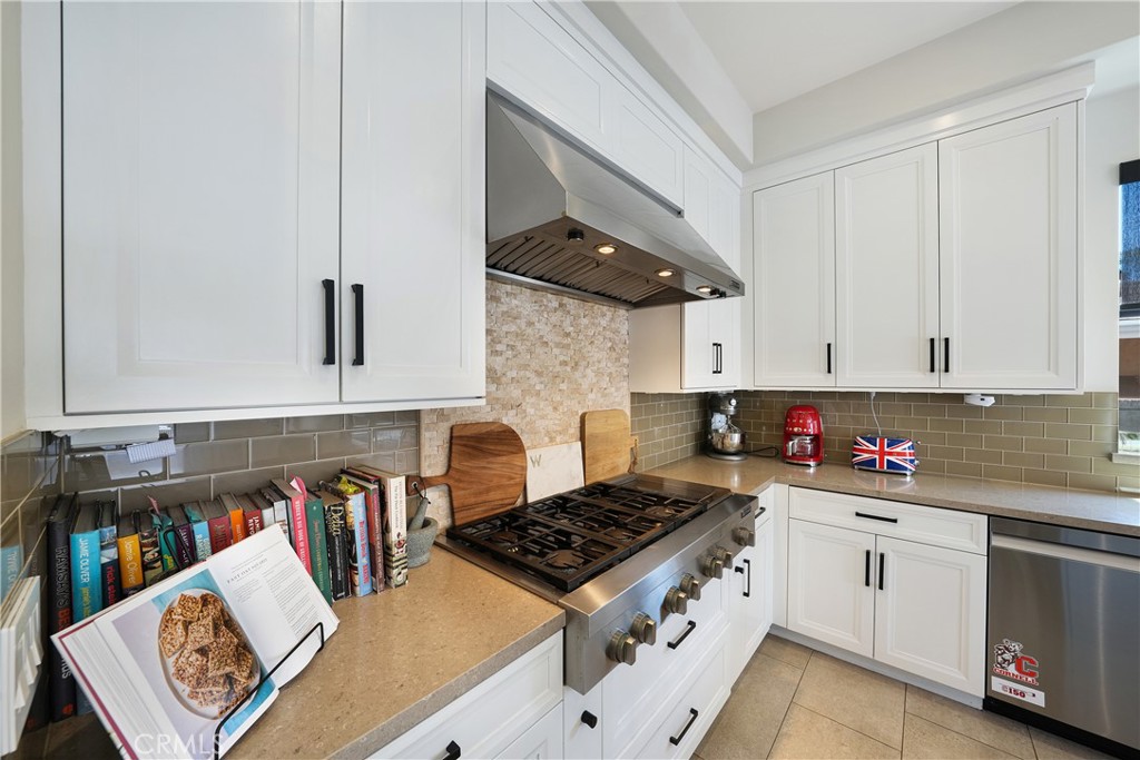 MLS #OC25181308 image #21