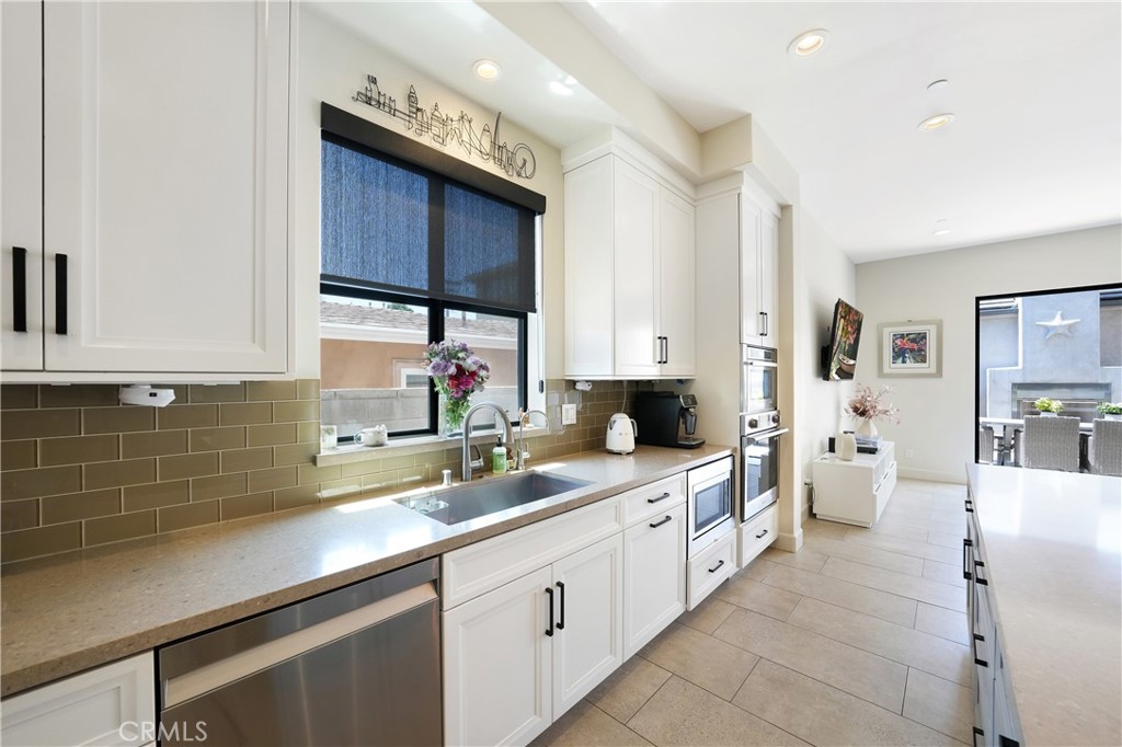 MLS #OC25181308 image #22