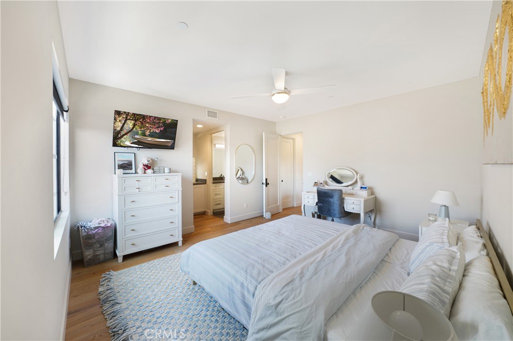 MLS #OC25181308 image #38