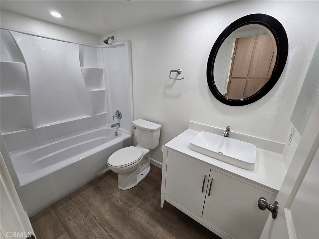 MLS #OC25181313 image #13