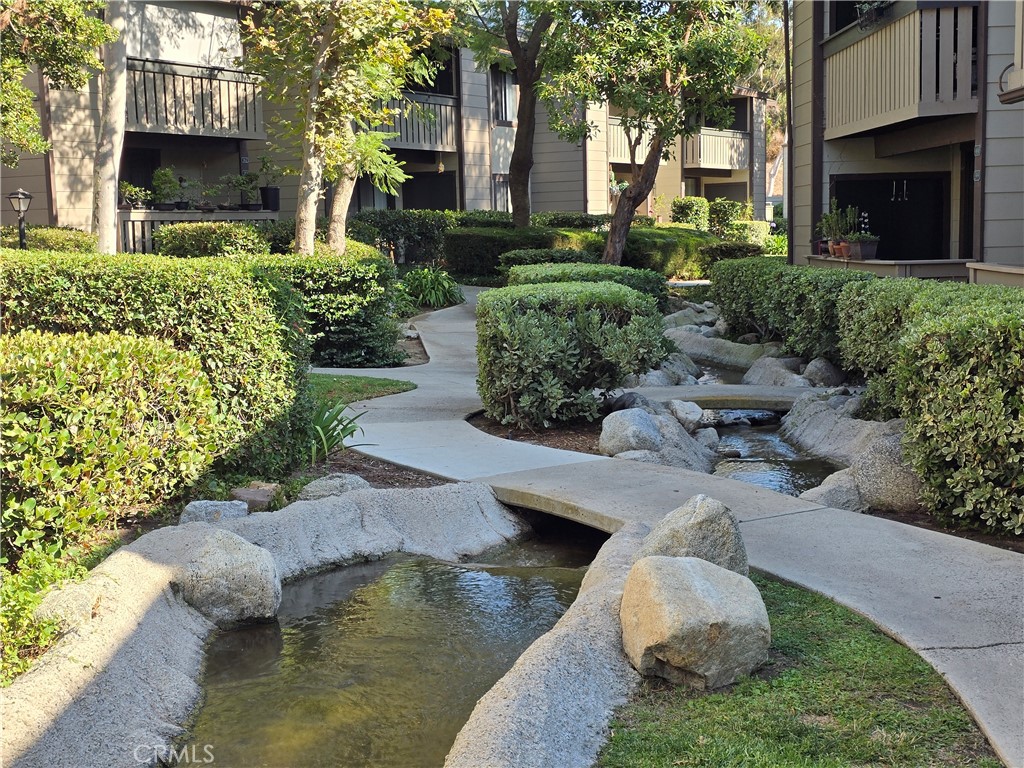 MLS #OC25181313 image #2